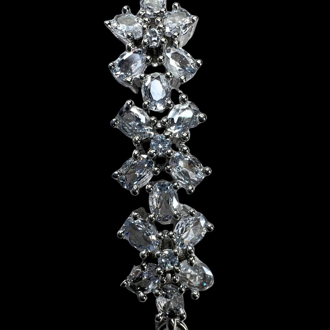 Graceful Leaf AD Bracelet – Dainty American Diamond Wristwear for Elegant Styling