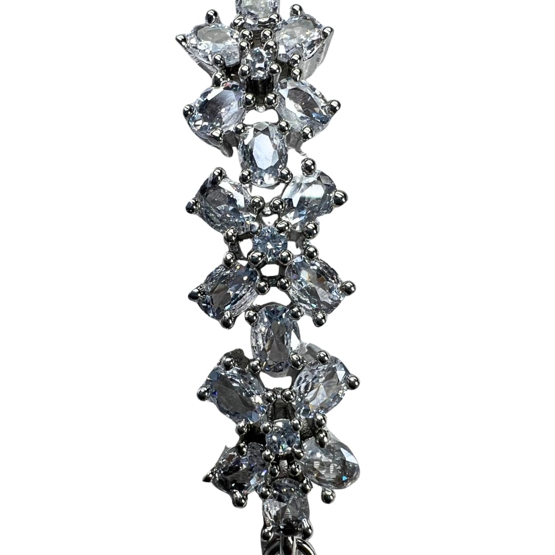 Graceful Leaf AD Bracelet – Dainty American Diamond Wristwear for Elegant Styling